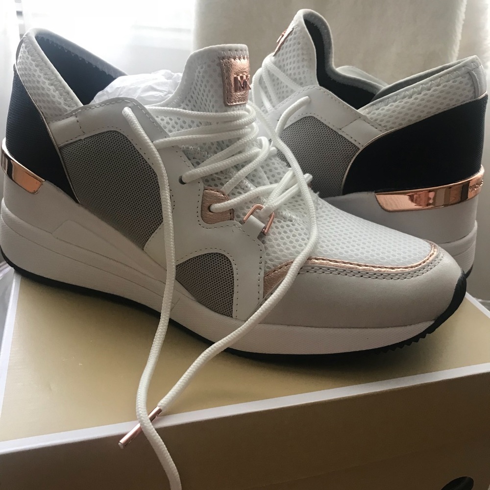 NEW Michal Kors Georgie metallic wedge sneaker